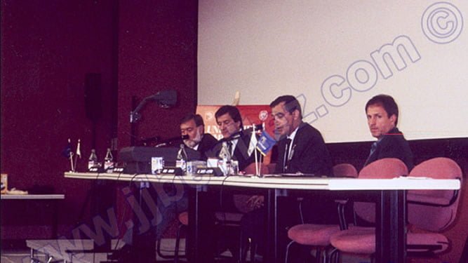 Bastida, durante la mesa redonda, en El Escorial