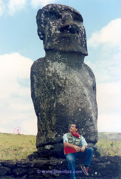 J.J. Benítez.