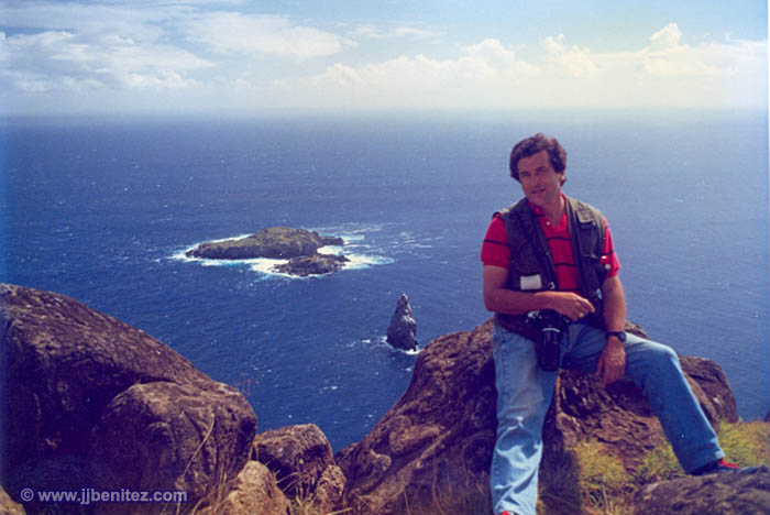 J.J. Benítez.