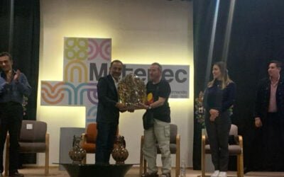 Reconocimiento a J. J. Benítez por su trayectoria profesional en Metepec (México)