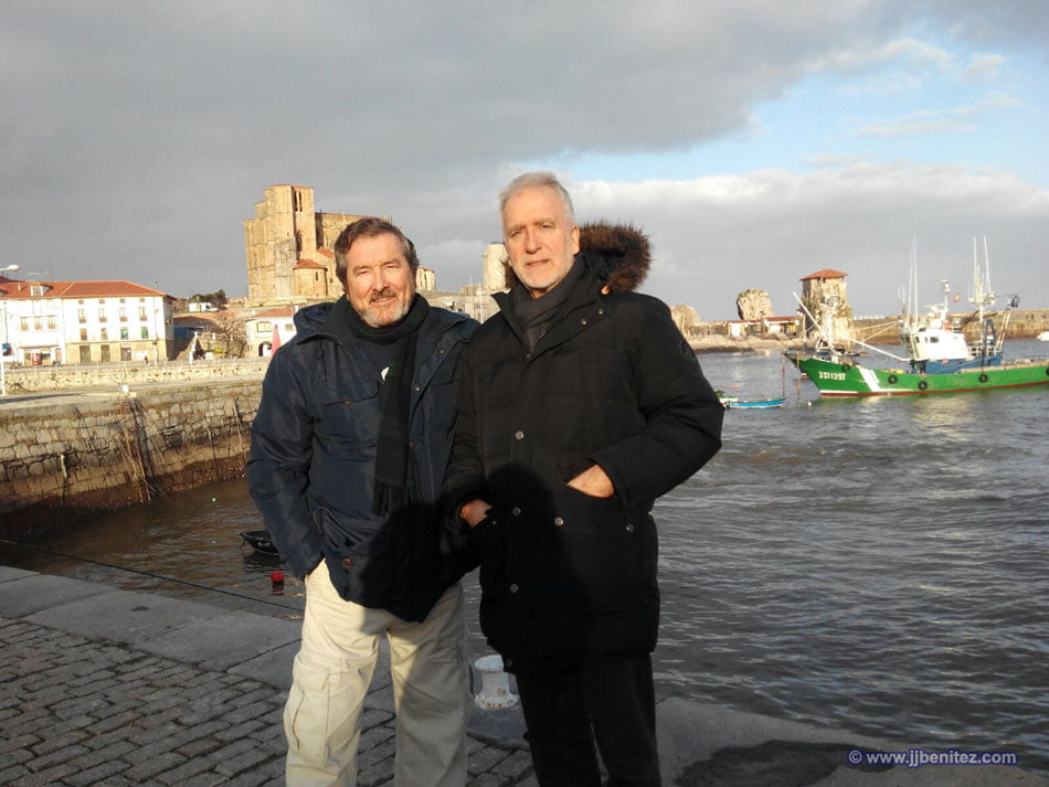 J. J. Benítez y Fernando Múgica.
